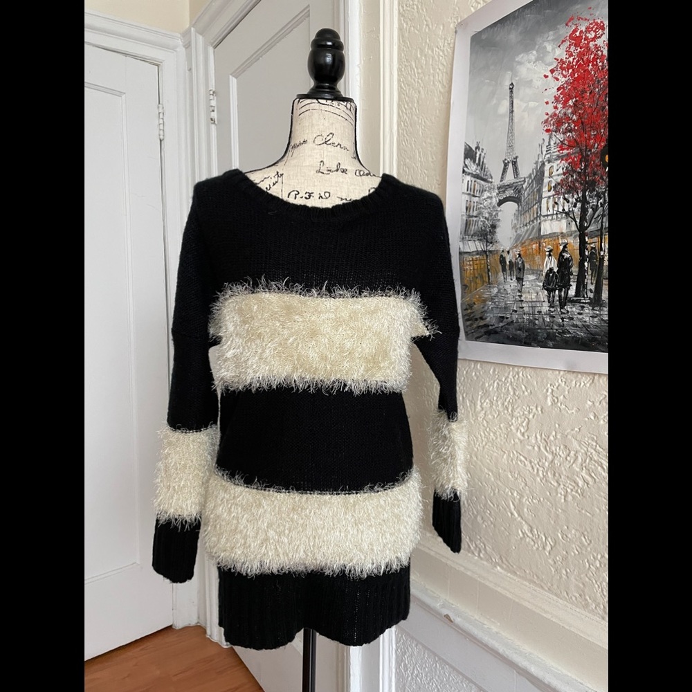 Oversized black and white stripped sweater